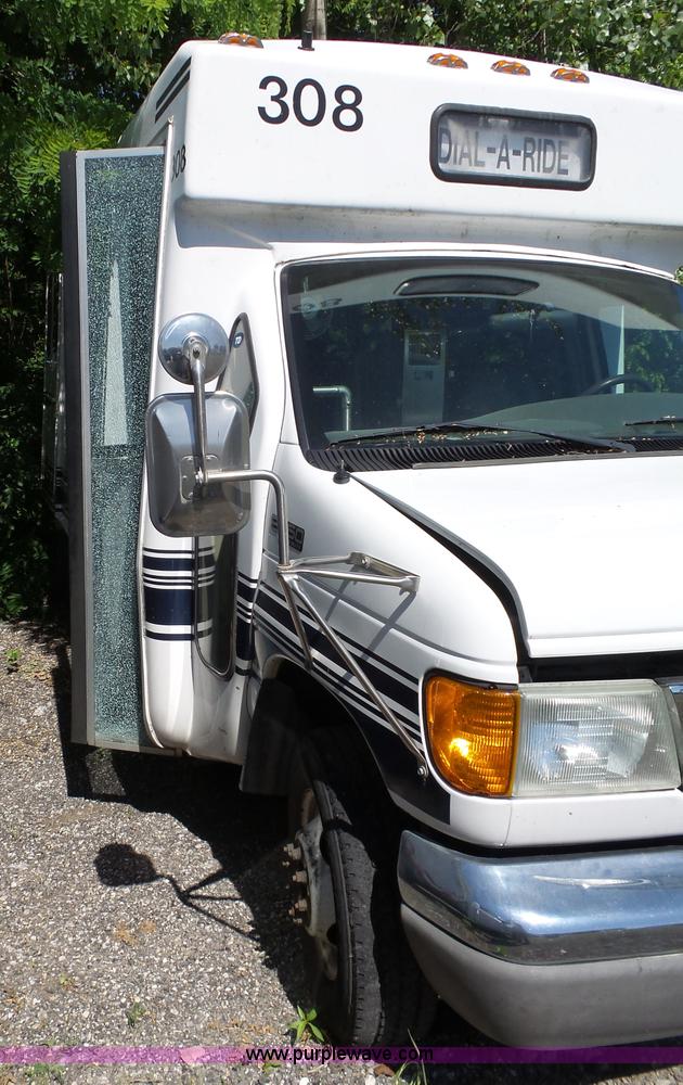 image for item J4075 2003 Ford E350 Super Duty shuttle bus