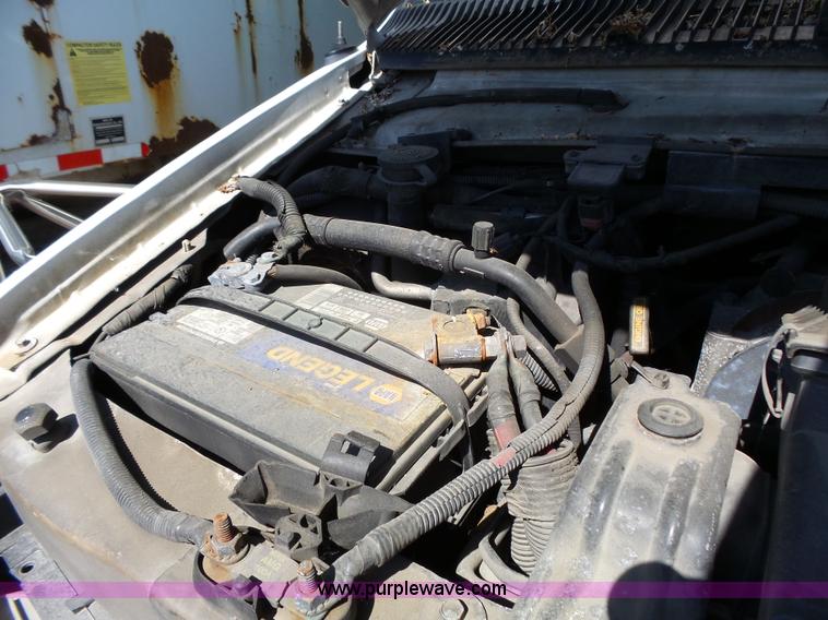 image for item J4075 2003 Ford E350 Super Duty shuttle bus