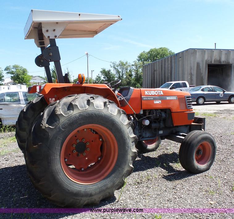 image for item J4076 Kubota M6800 tractor