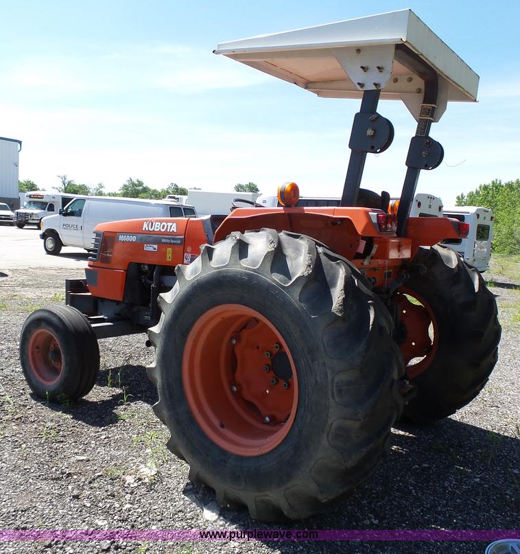 image for item J4076 Kubota M6800 tractor