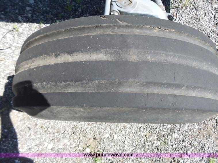 image for item J4076 Kubota M6800 tractor