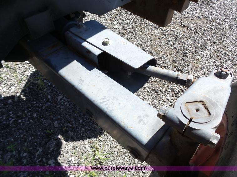 image for item J4076 Kubota M6800 tractor