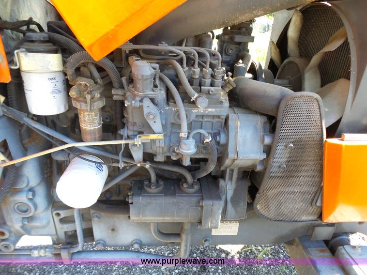 image for item J4076 Kubota M6800 tractor