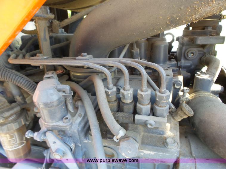 image for item J4076 Kubota M6800 tractor