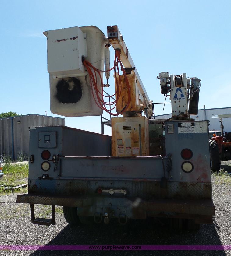 image for item J4077 1992 Ford F450 service truck with crane