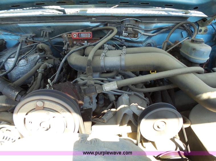 image for item J4077 1992 Ford F450 service truck with crane