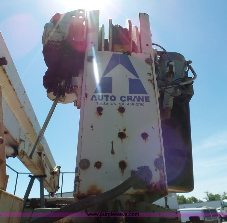 image for item J4077 1992 Ford F450 service truck with crane