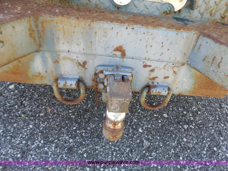 image for item J4077 1992 Ford F450 service truck with crane