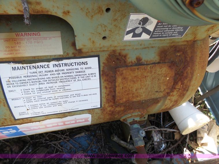 image for item J4077 1992 Ford F450 service truck with crane