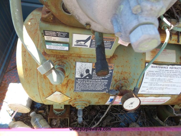 image for item J4077 1992 Ford F450 service truck with crane