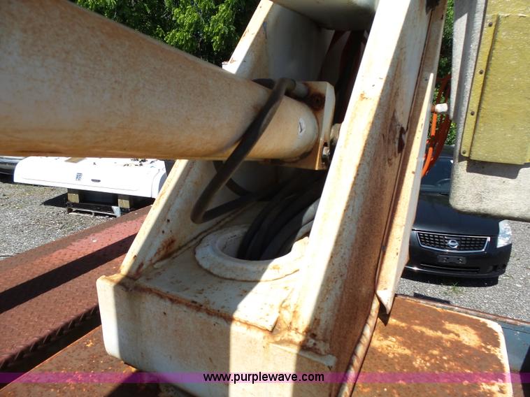 image for item J4077 1992 Ford F450 service truck with crane