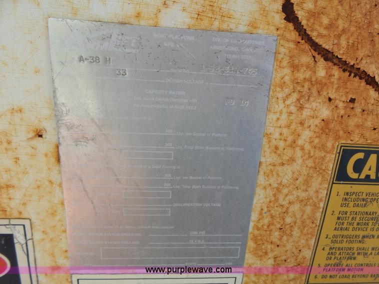 image for item J4077 1992 Ford F450 service truck with crane