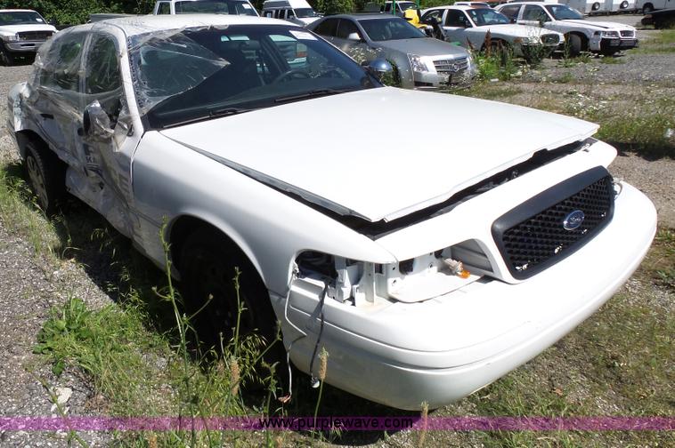 image for item J4078 2008 Ford Crown Victoria Police Interceptor