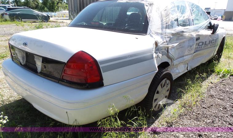 image for item J4078 2008 Ford Crown Victoria Police Interceptor