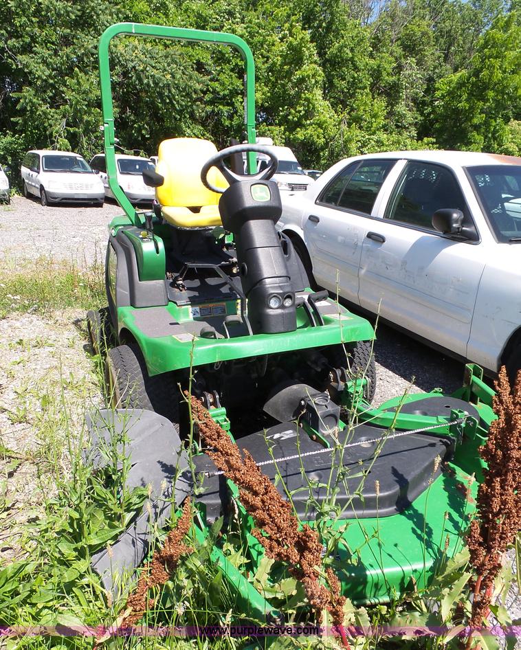 image for item J4079 John Deere 1445 lawn mower