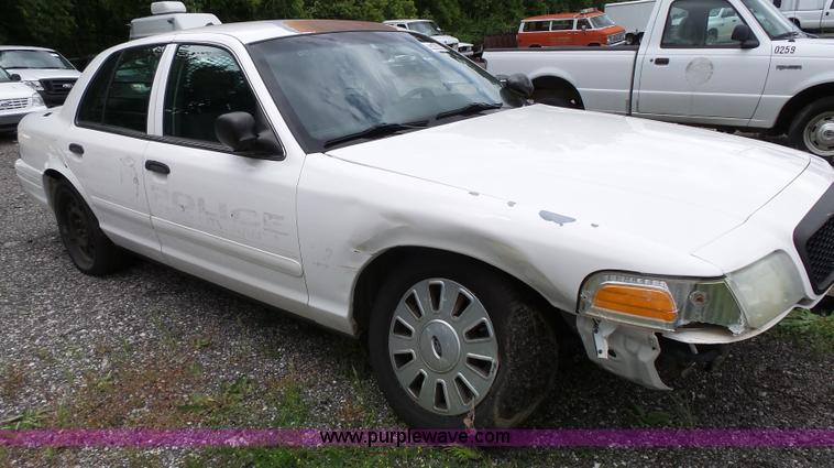image for item J4080 2006 Ford Crown Victoria
