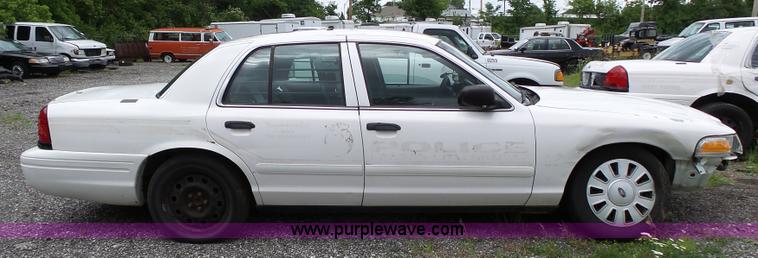 image for item J4080 2006 Ford Crown Victoria