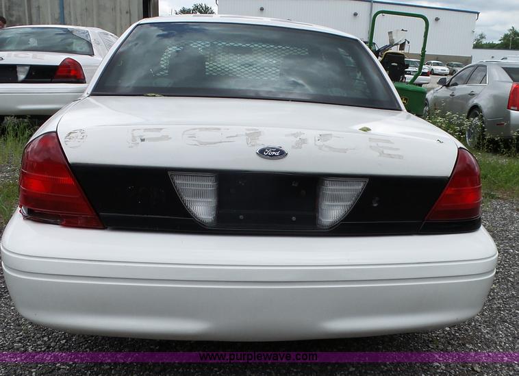 image for item J4080 2006 Ford Crown Victoria