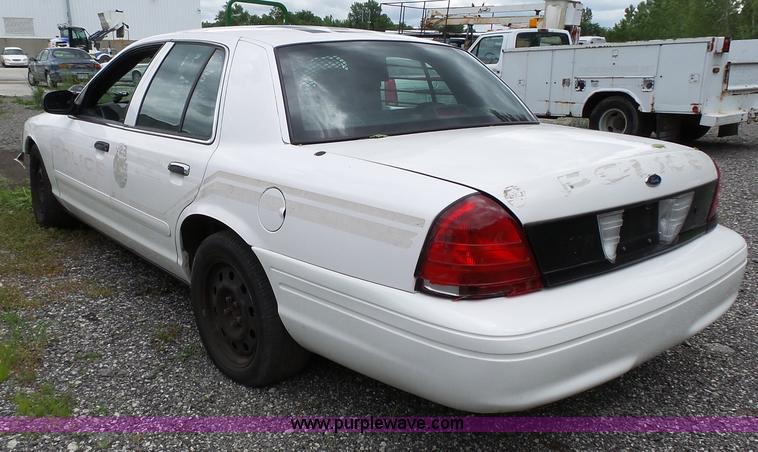 image for item J4080 2006 Ford Crown Victoria
