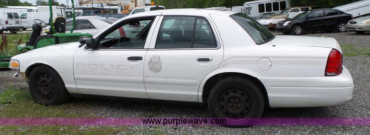 image for item J4080 2006 Ford Crown Victoria
