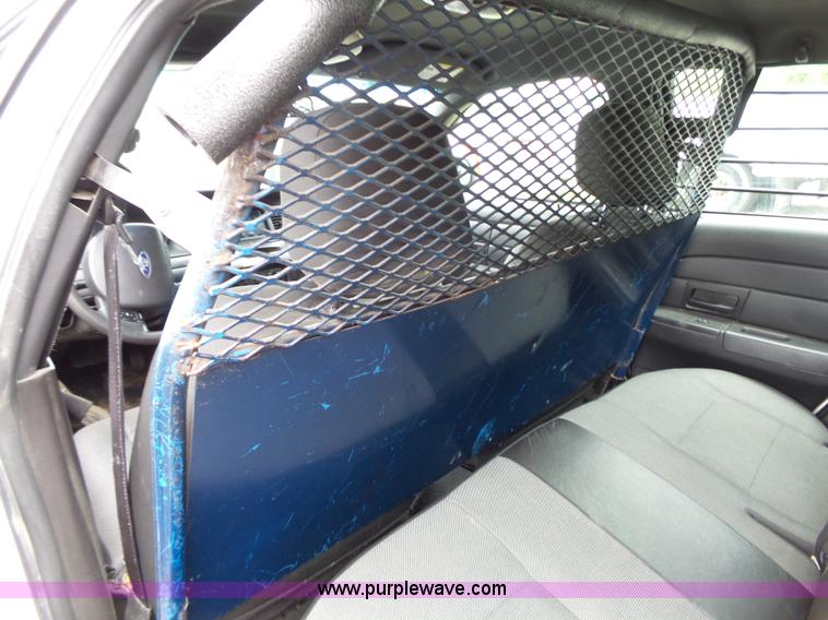 image for item J4080 2006 Ford Crown Victoria