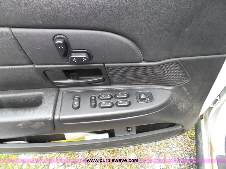 image for item J4080 2006 Ford Crown Victoria