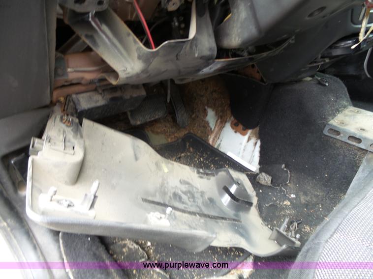 image for item J4080 2006 Ford Crown Victoria