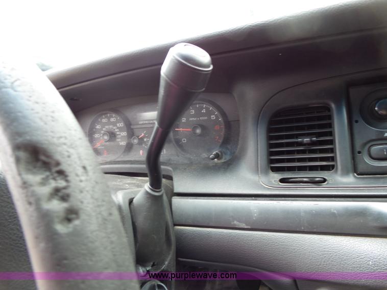 image for item J4080 2006 Ford Crown Victoria