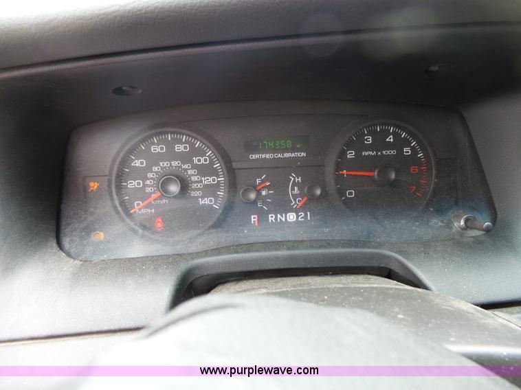 image for item J4080 2006 Ford Crown Victoria