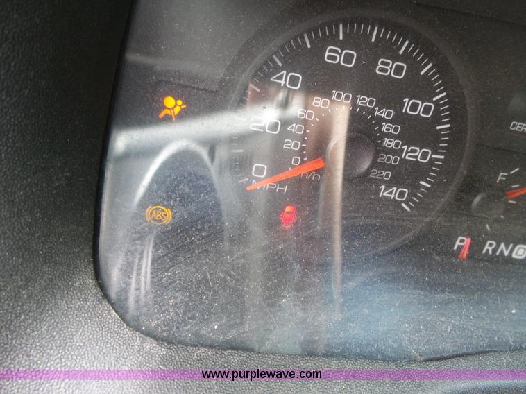 image for item J4080 2006 Ford Crown Victoria