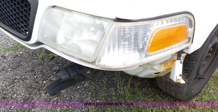 image for item J4080 2006 Ford Crown Victoria