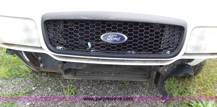 image for item J4080 2006 Ford Crown Victoria