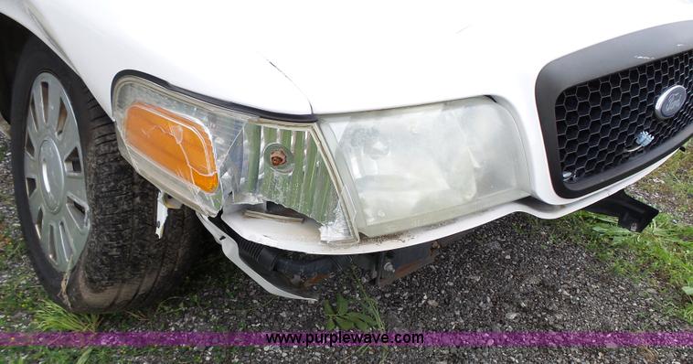 image for item J4080 2006 Ford Crown Victoria