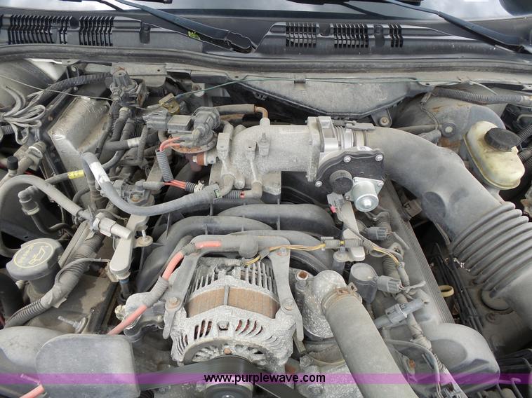 image for item J4080 2006 Ford Crown Victoria