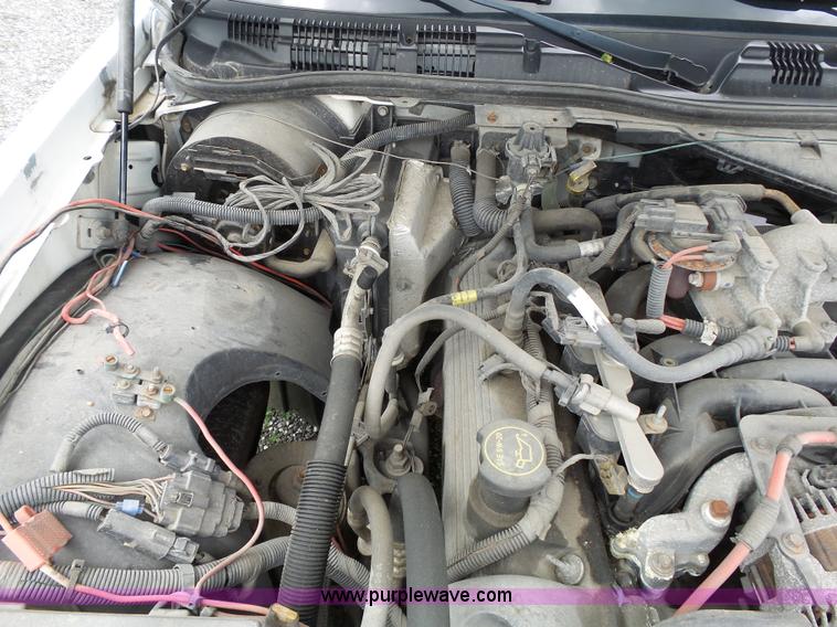 image for item J4080 2006 Ford Crown Victoria