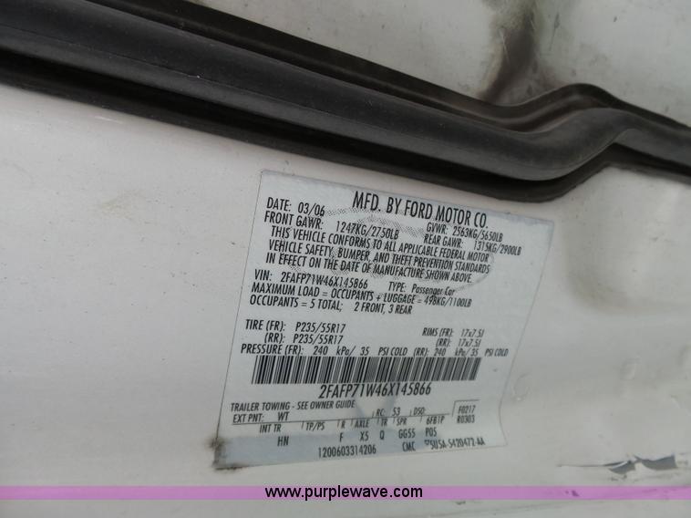 image for item J4080 2006 Ford Crown Victoria