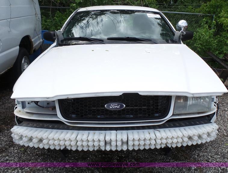 image for item J4082 2011 Ford Crown Victoria Police Interceptor