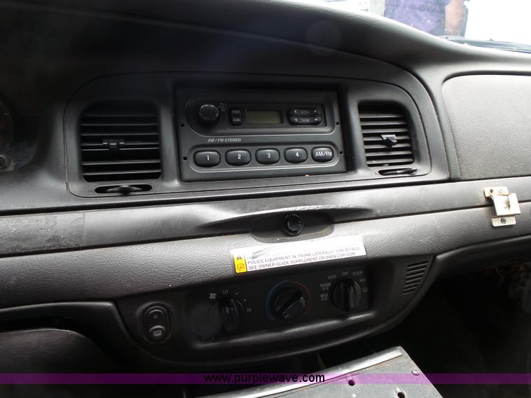 image for item J4082 2011 Ford Crown Victoria Police Interceptor