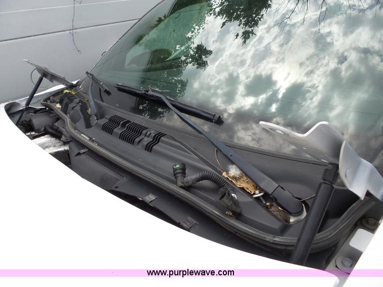 image for item J4082 2011 Ford Crown Victoria Police Interceptor