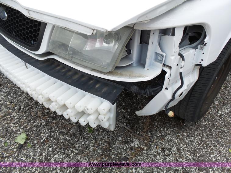 image for item J4082 2011 Ford Crown Victoria Police Interceptor