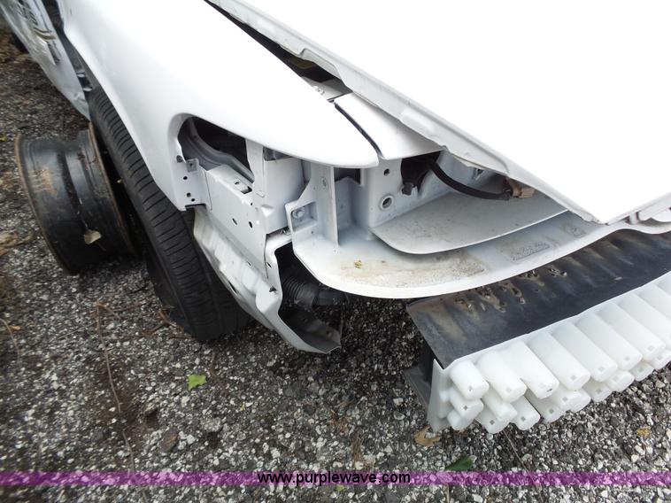 image for item J4082 2011 Ford Crown Victoria Police Interceptor