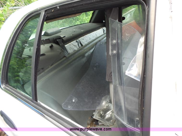 image for item J4082 2011 Ford Crown Victoria Police Interceptor