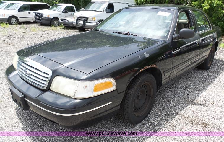 image for item J4084 2000 Ford Crown Victoria Police Interceptor