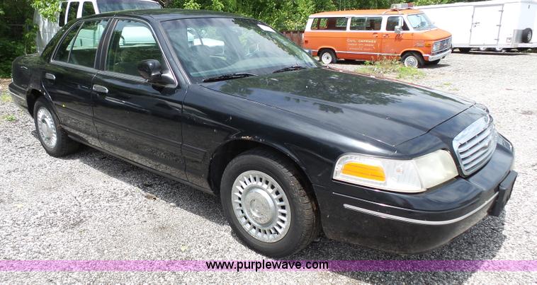 image for item J4084 2000 Ford Crown Victoria Police Interceptor