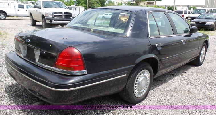 image for item J4084 2000 Ford Crown Victoria Police Interceptor