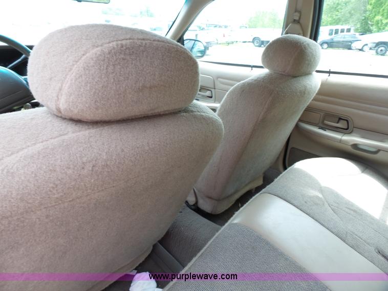 image for item J4084 2000 Ford Crown Victoria Police Interceptor