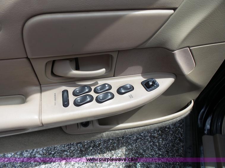 image for item J4084 2000 Ford Crown Victoria Police Interceptor