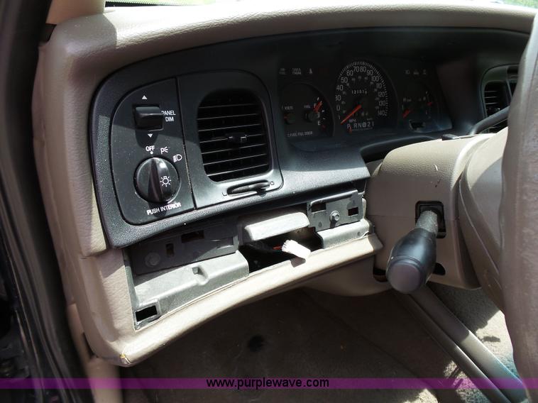 image for item J4084 2000 Ford Crown Victoria Police Interceptor