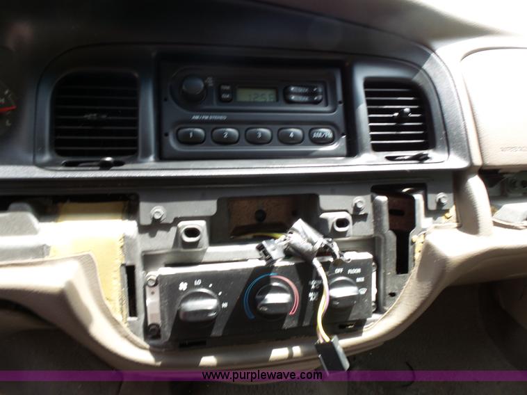 image for item J4084 2000 Ford Crown Victoria Police Interceptor