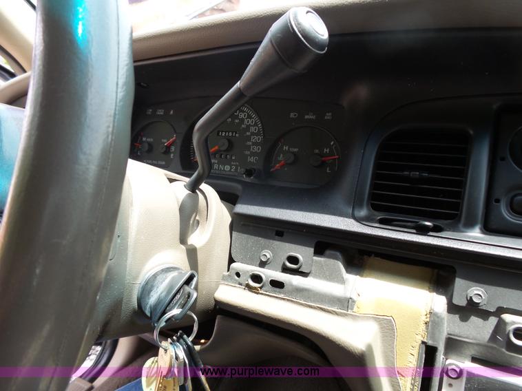 image for item J4084 2000 Ford Crown Victoria Police Interceptor